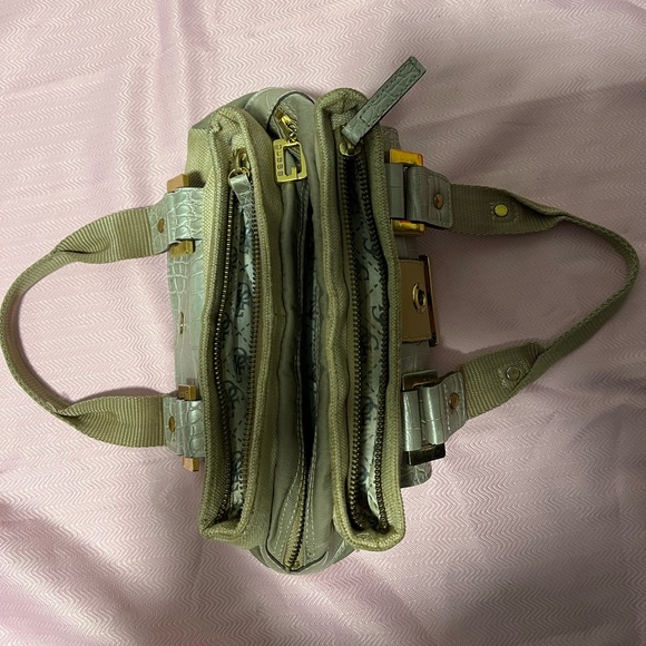 Mini Guess purse - Picture 2 of 2